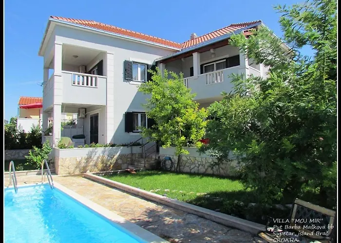 4 Bed Sleeps 9 - Pool Pets Garden Parking Villa Supetar